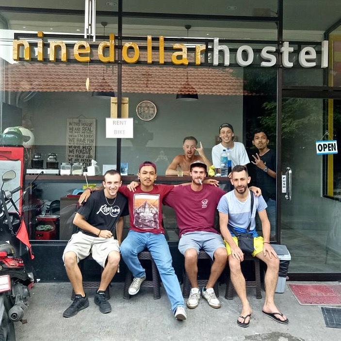 Nine Dollar Hostelレギャン エクステリア 写真